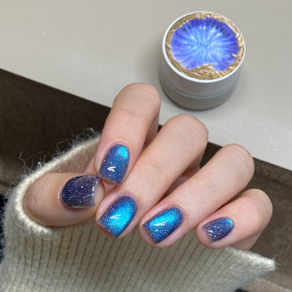 Deep sea blue cat's eye