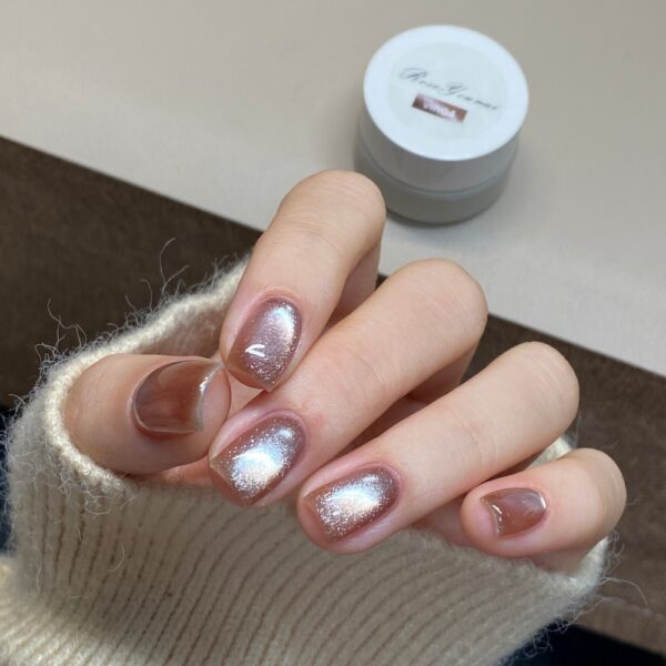 Silvery cat's eye